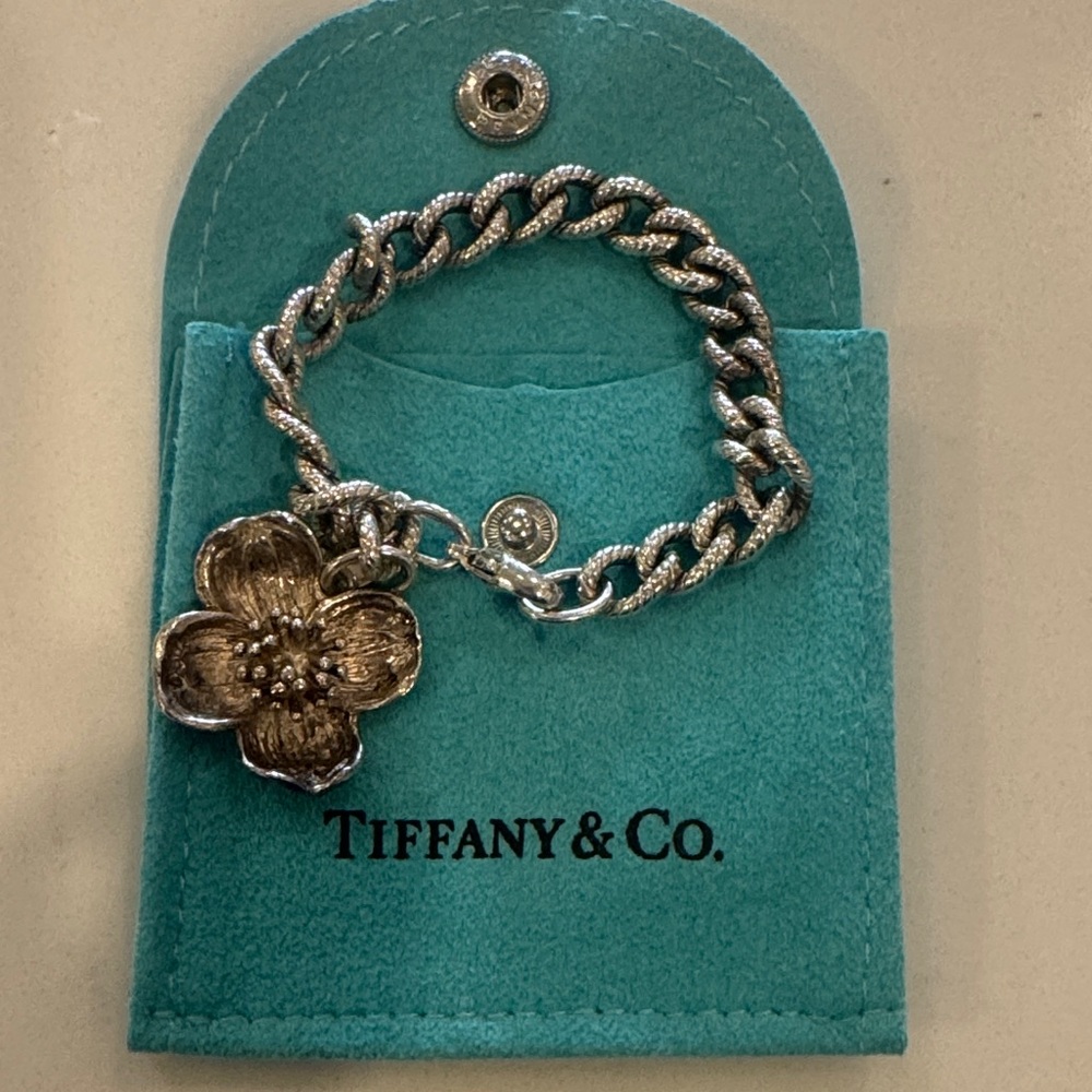 Tiffany & Co. Silver dogwood flower Bracelet with Floral Charm (small)